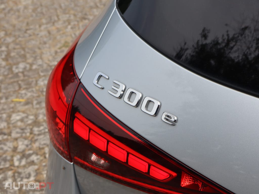 Mercedes-Benz C 300 e AMG Line