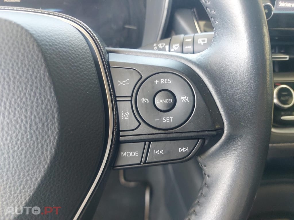 Toyota Corolla 1.8 Hybrid Comfort — fotografia 22