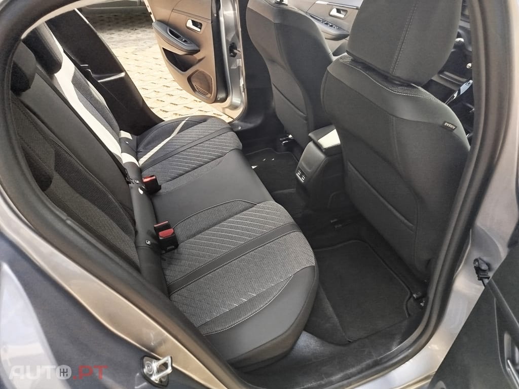 Peugeot E-208 Allure 115kW 156cv