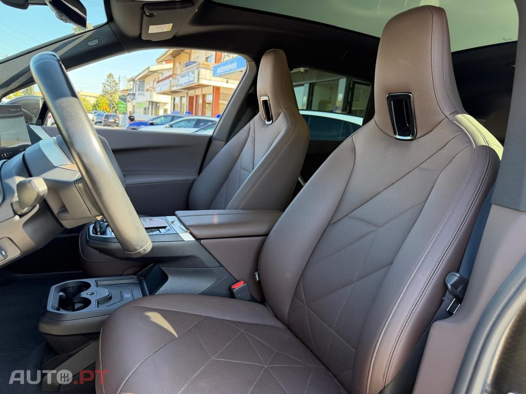 BMW iX xDrive 50 Pack Desportivo