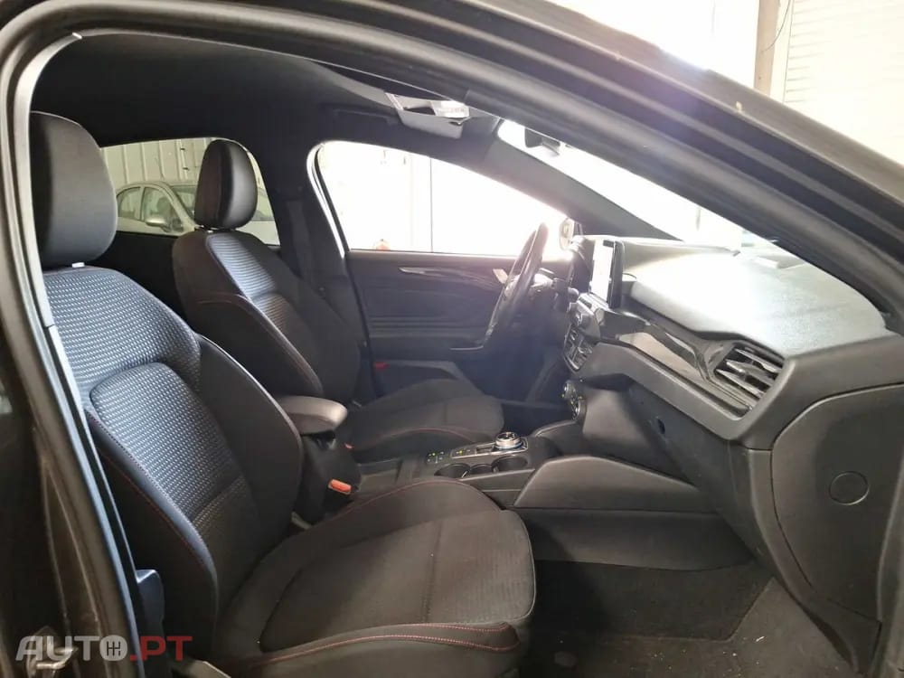 Ford Focus 1.0 ECOBOOST ST-LINE