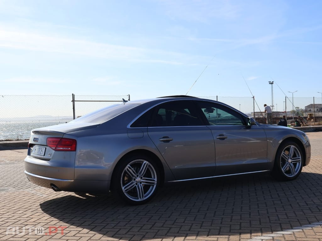 Audi A8 3.0 TDi V6 quattro