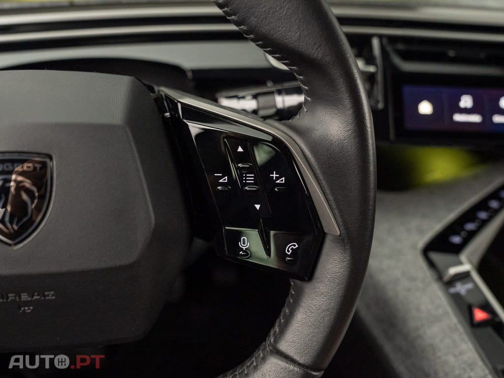 Peugeot 3008 1.2 Hybrid Allure e-DCS6