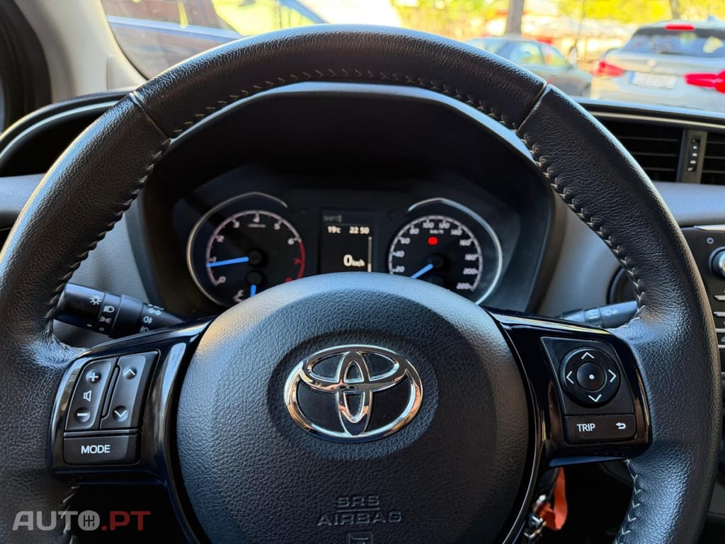 Toyota Yaris 1.0 VVT-i Comfort +PS Style +P.Techno