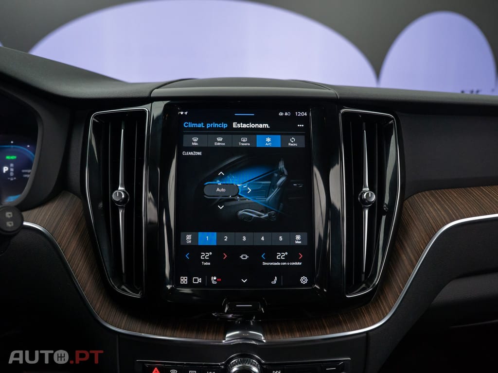 Volvo XC60 2.0 T6 PHEV Plus Dark