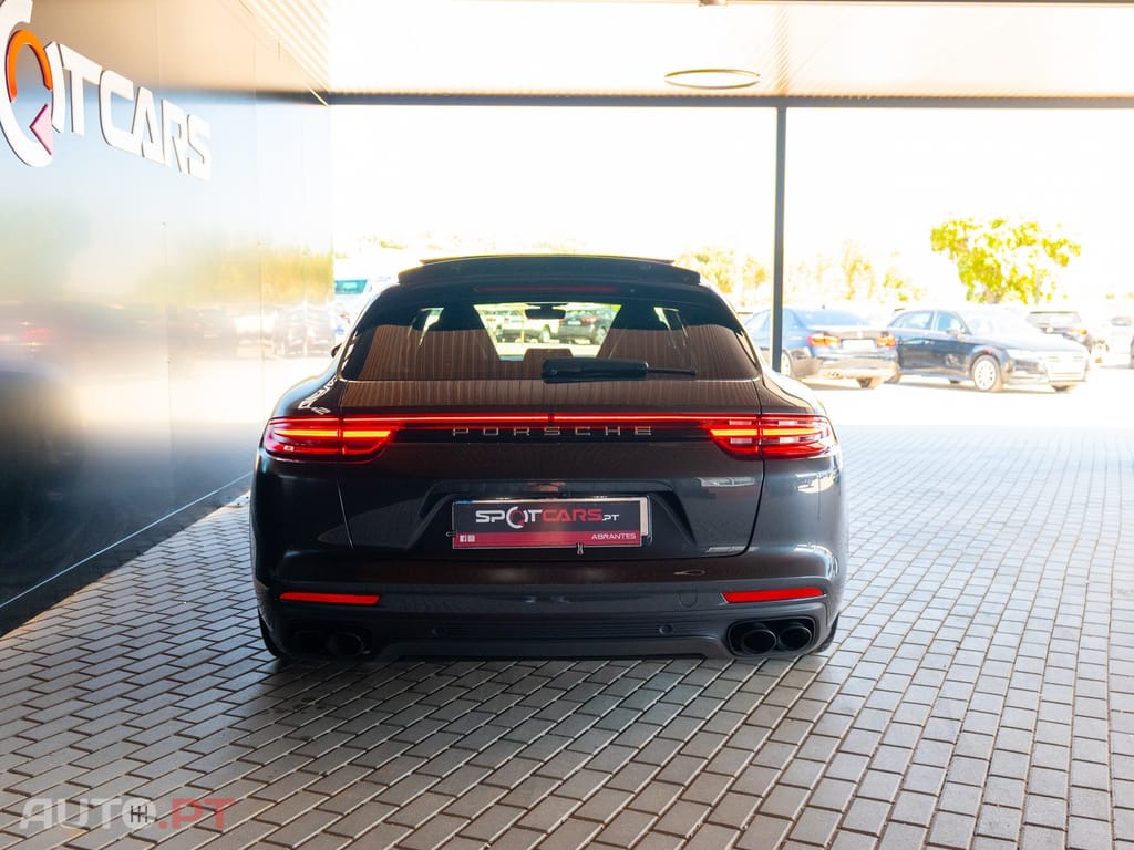 Porsche Panamera 4 E-Hybrid