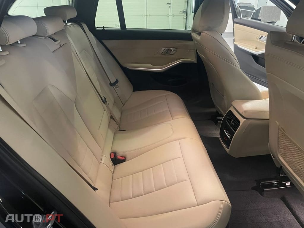 BMW 330 e Touring Pack M Auto
