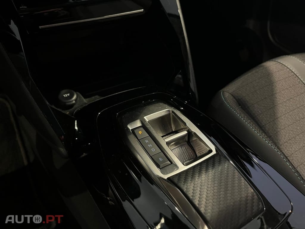 Peugeot E-208 50 kWh Allure Pack