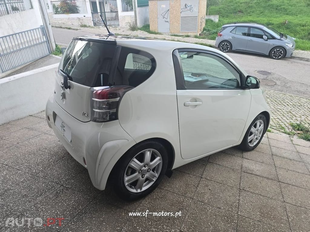 Toyota iQ 1.0 VVT-i 2 EP