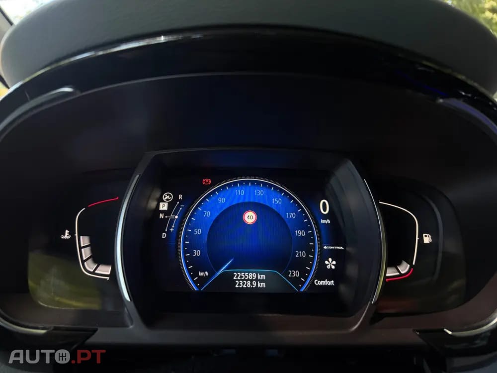 Renault Espace 1.6 dCi Initiale Paris EDC