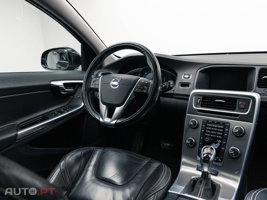 Volvo V60 2.4 D6 Momentum AWD Phev