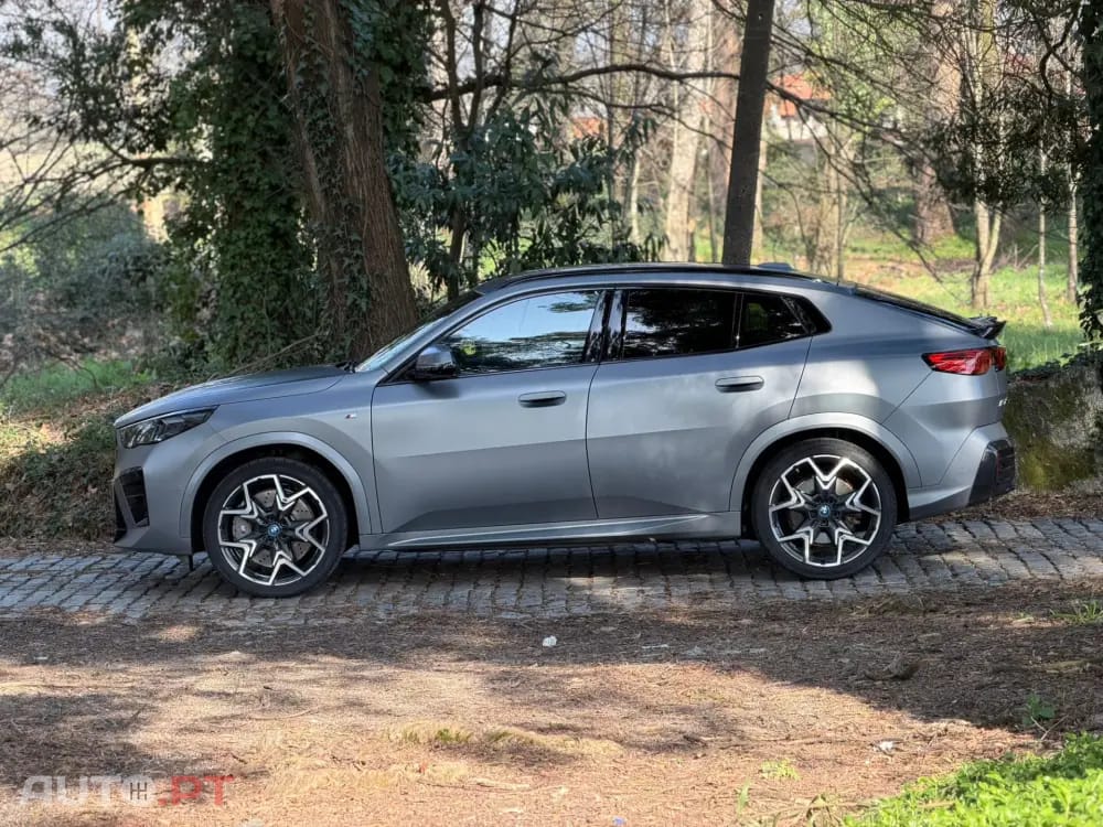 BMW iX2 xDrive30 Pack Desportivo M Pro