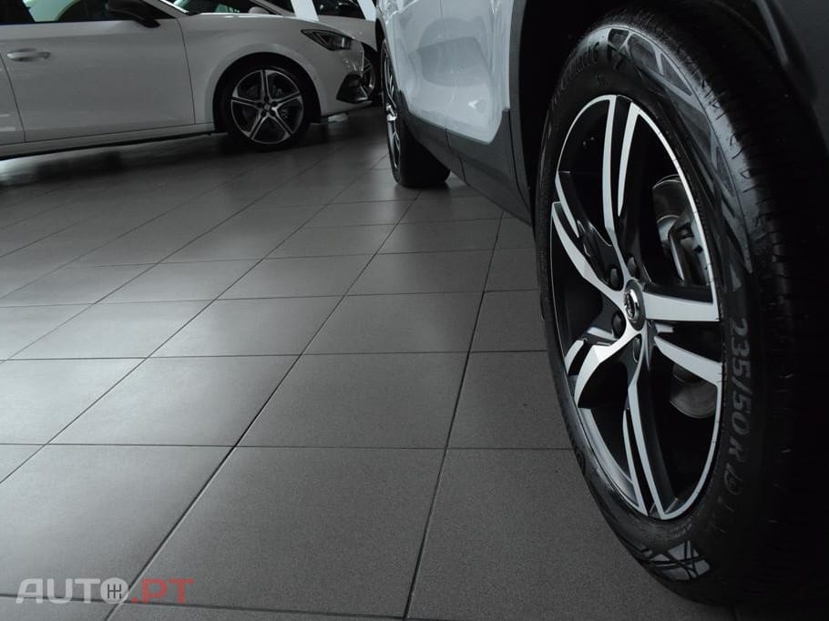 Volvo XC40 1.5 T5 PHEV R-Design Expression