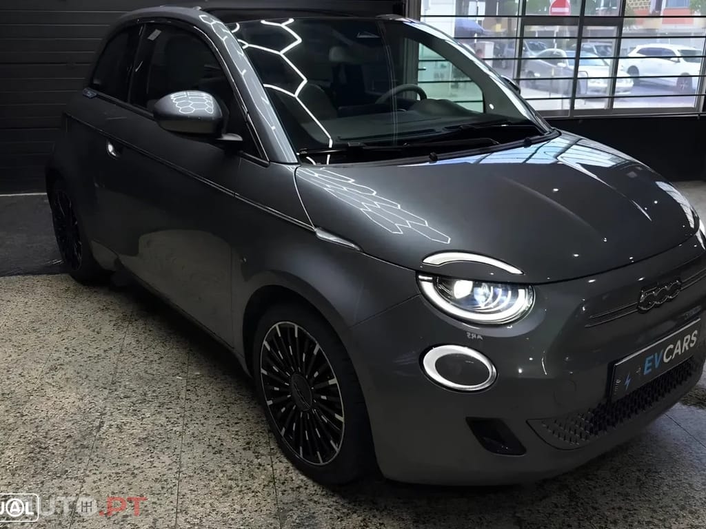 Fiat 500e La Prima