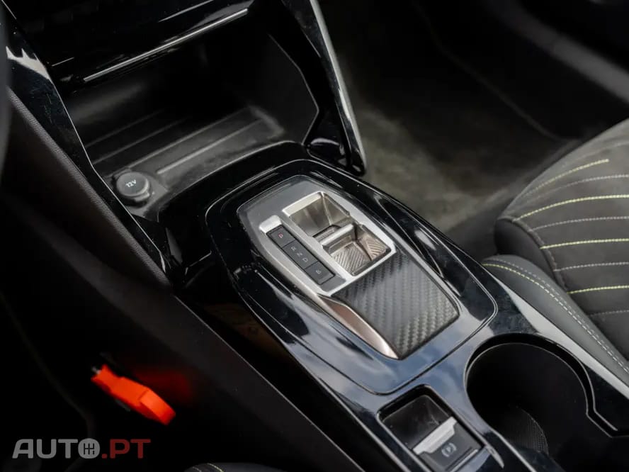 Peugeot E-2008 GT