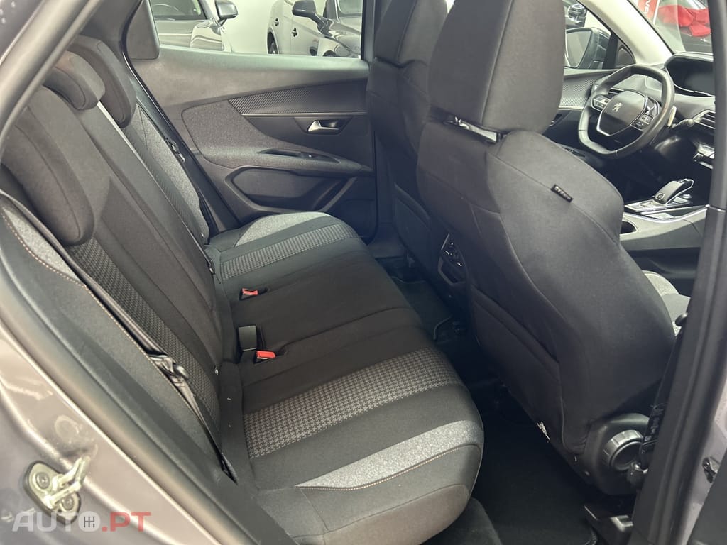 Peugeot 3008 1.2 PureTech Allure EAT8