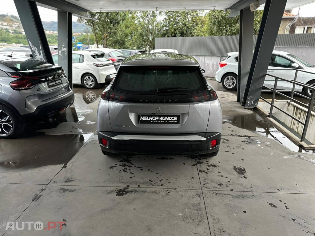 Peugeot E-2008 50 kWh Active Pack
