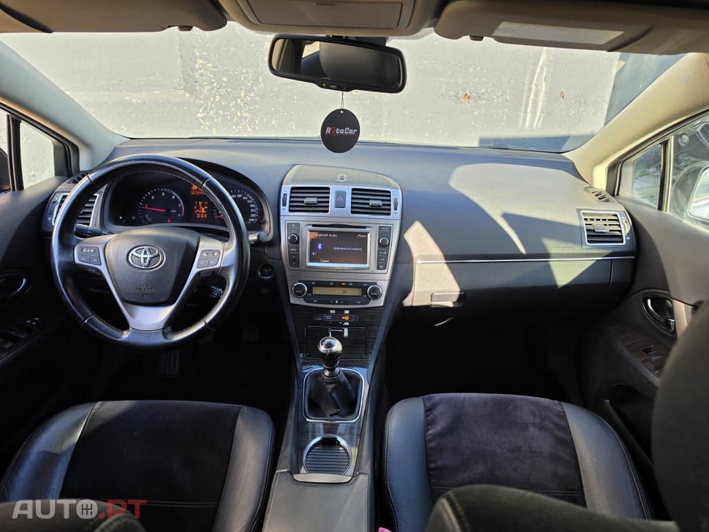 Toyota Avensis 2.0 D-4D Luxury+GPS