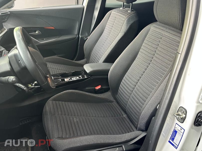 Peugeot E-2008 50 kWh Active Pack