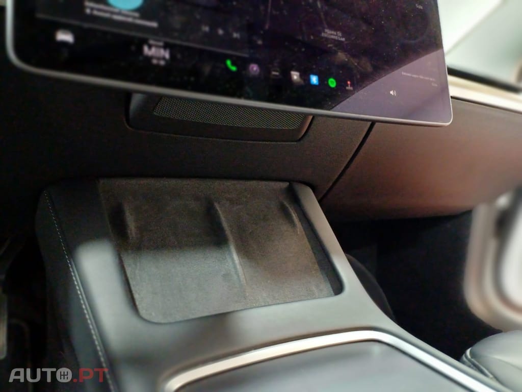 Tesla Model 3 Standard Range Plus RWD