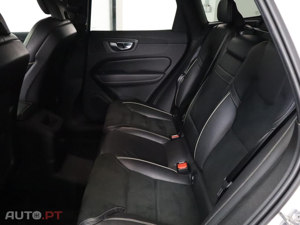 Volvo XC60 2.0 T8 Phev R-Design 