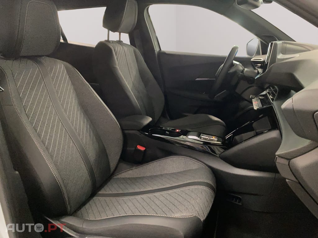 Peugeot E-2008 54 kWh Allure