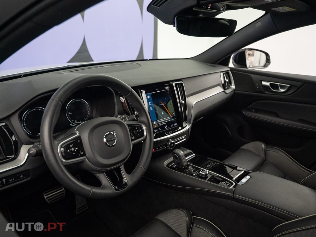 Volvo V60 2.0 T6 AWD TE R-Design