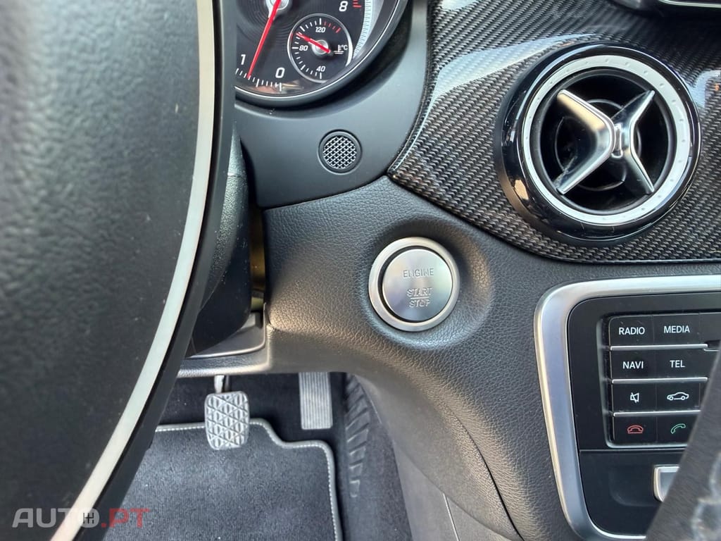 Mercedes-Benz GLA 180 AMG Line