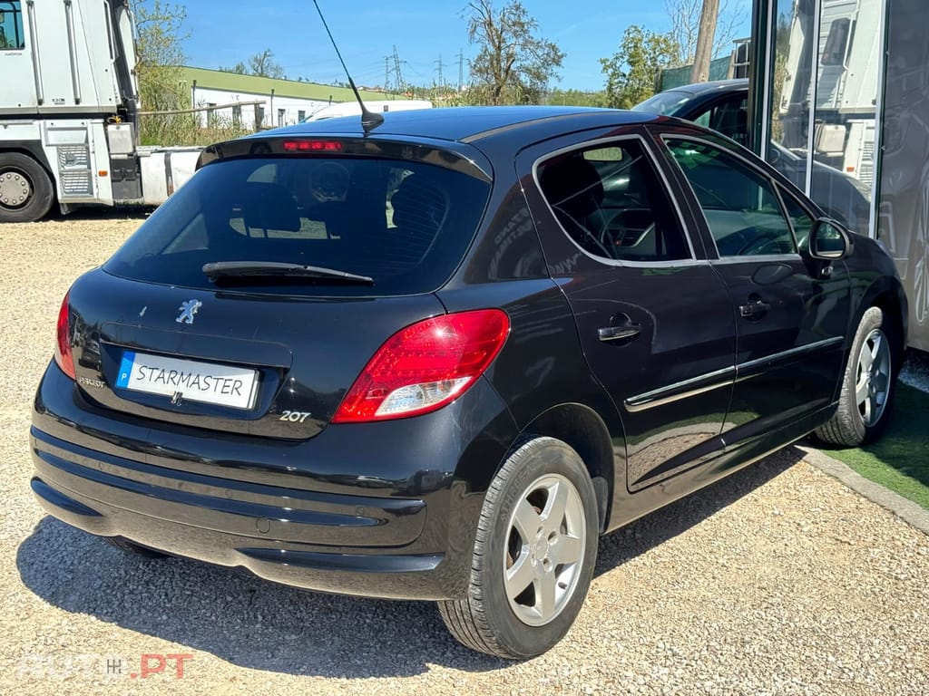 Peugeot 207 1.4 HDi SE Sportium- Garantia Incluída