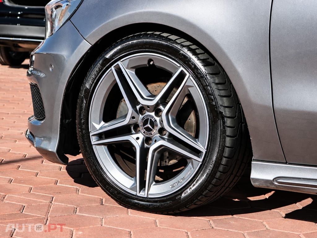 Mercedes-Benz A 200 AMG LINE