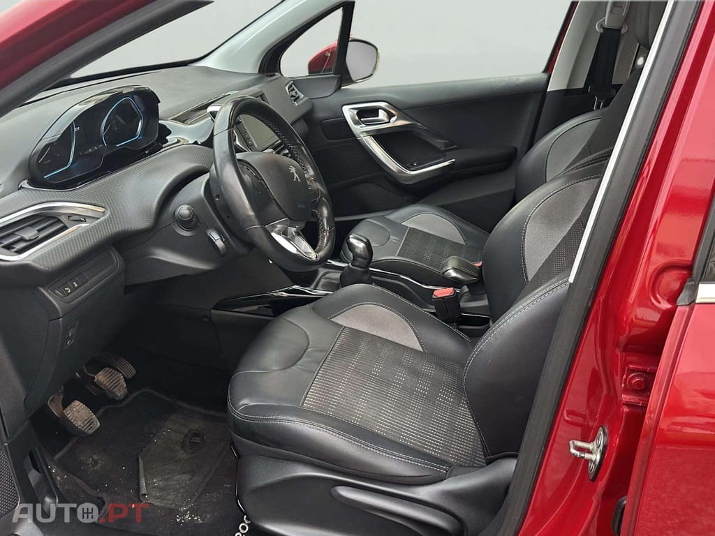 Peugeot 2008 1.2 PureTech Allure