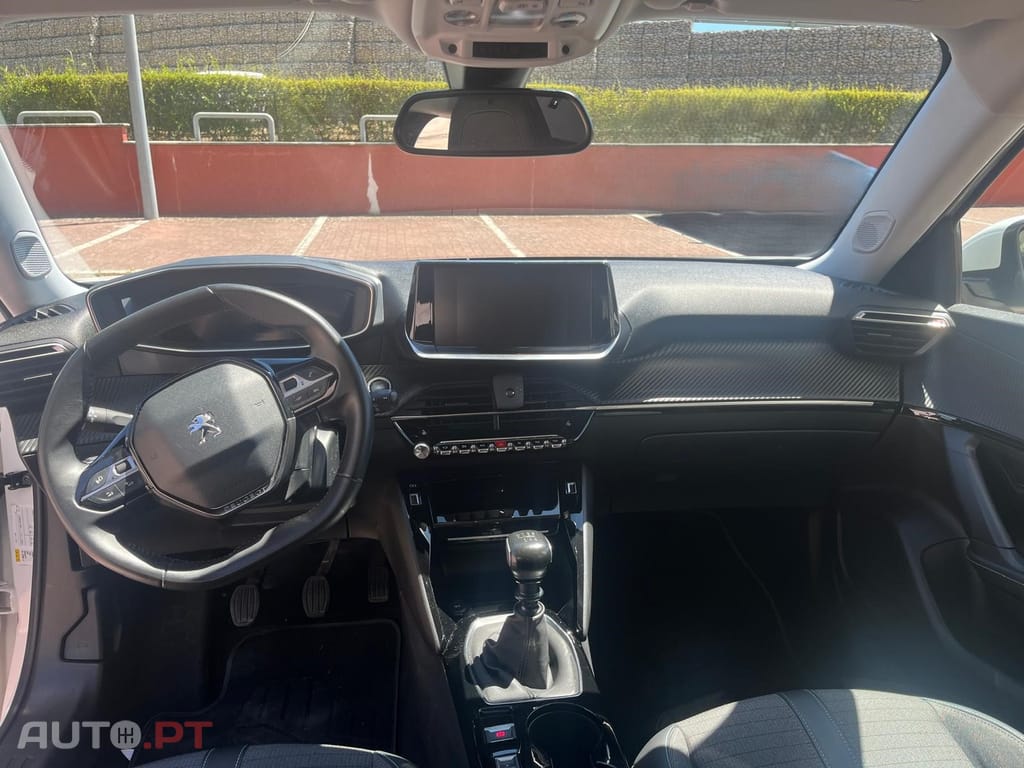 Peugeot 2008 1.2 PureTech Allure