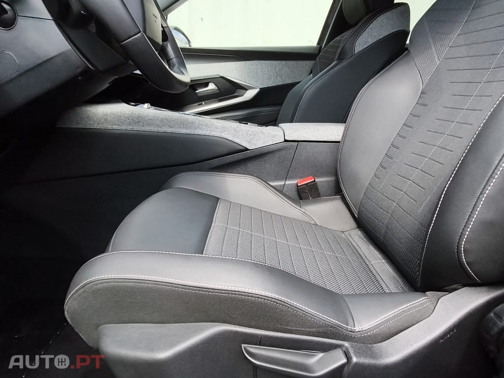 Peugeot 3008 1.2 Hybrid Allure e-DCS6