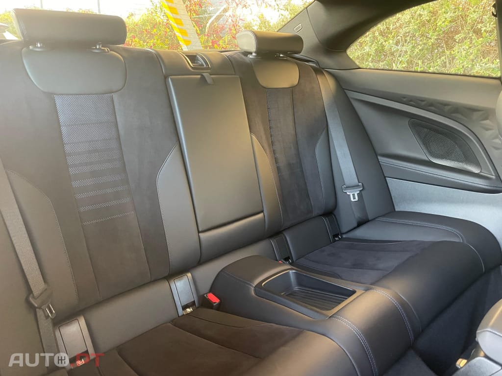 BMW 218 i Pack Desportivo M Auto