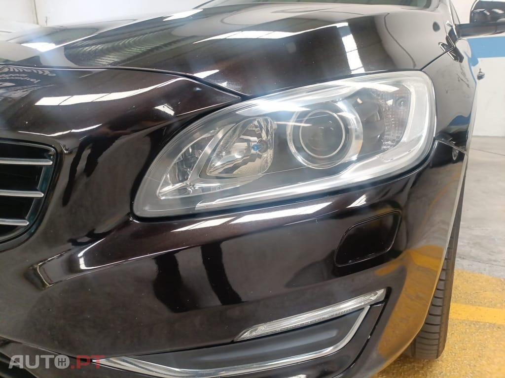 Volvo V60 2.4 D6 Momentum AWD Phev