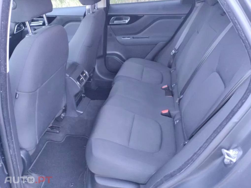 Jaguar F-Pace 2.0 i4D Prestige
