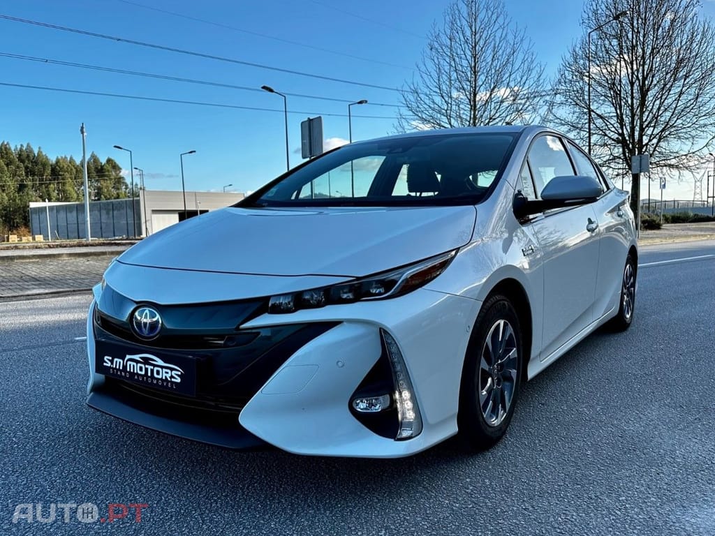 Toyota Prius 1.8 Plug-In Luxury+Pele