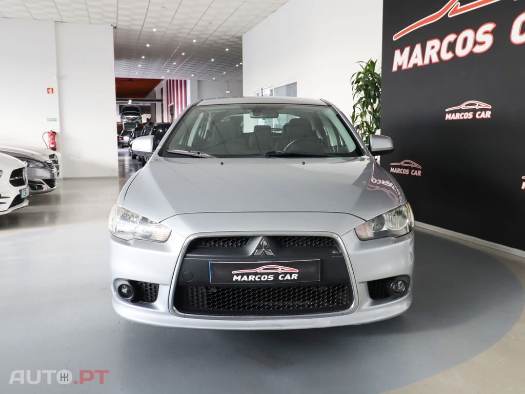 Mitsubishi Lancer 1.5 Inform