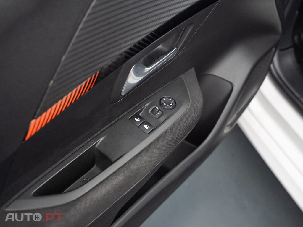 Peugeot E-208 50 kWh Active