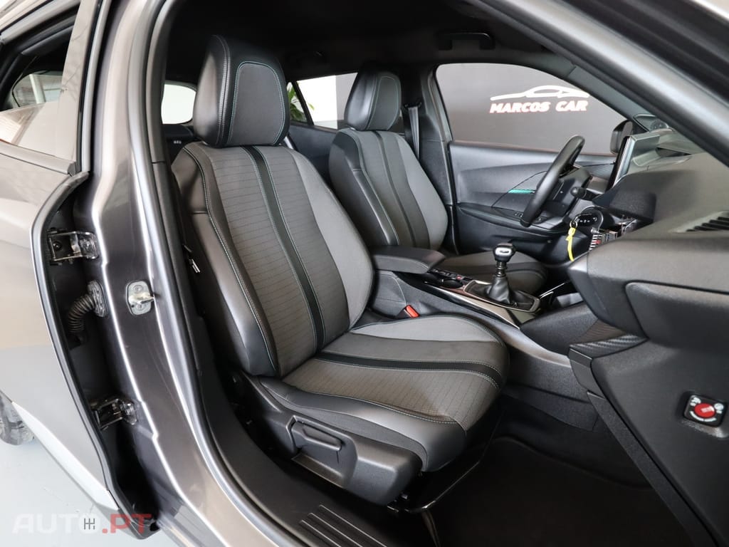 Peugeot 2008 1.2 PureTech Allure