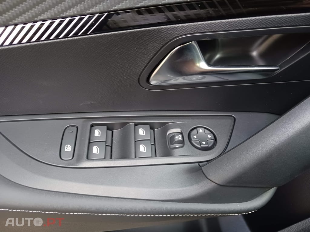 Peugeot 2008 1.2 PureTech Allure Pack