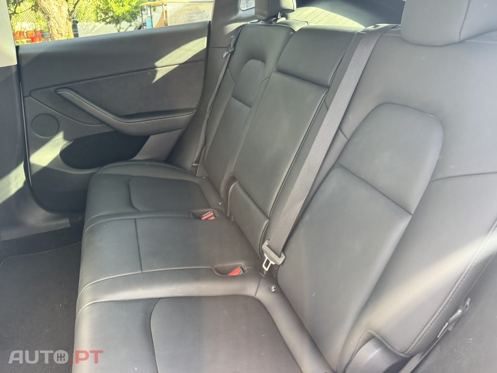 Tesla Model Y Long Range AWD