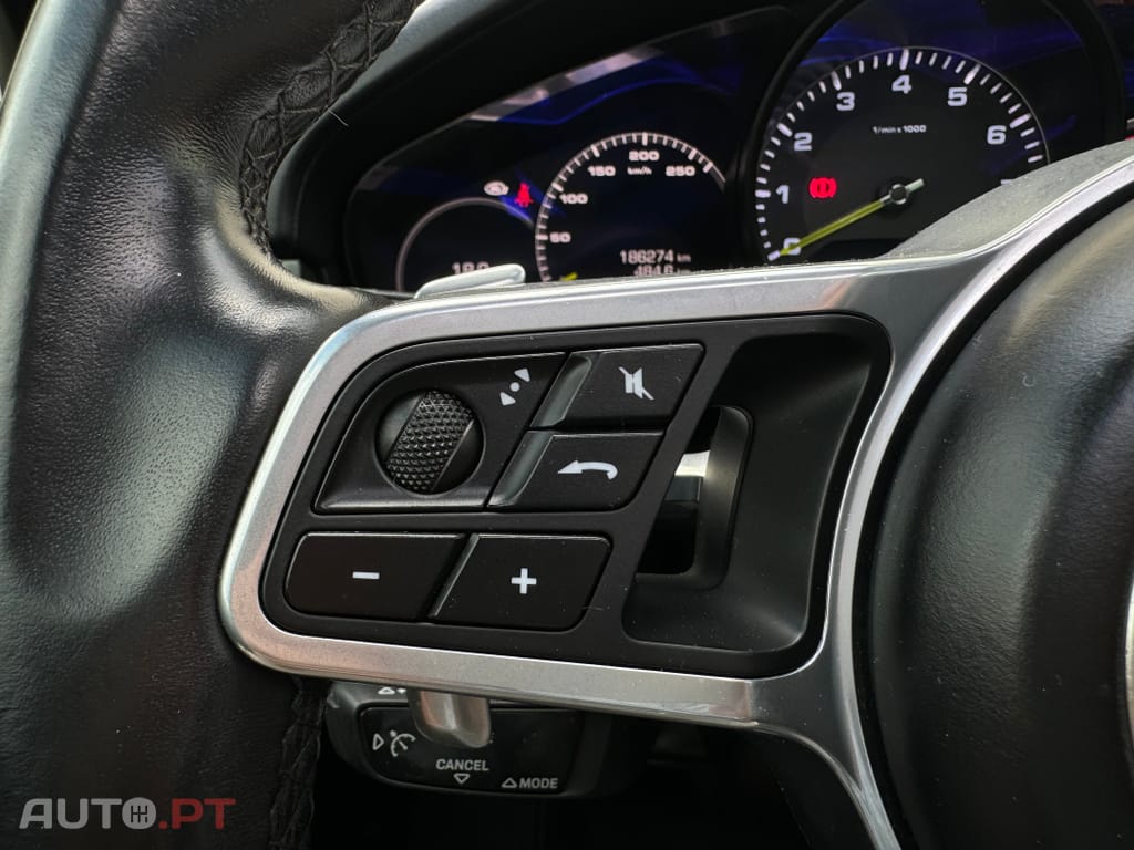 Porsche Cayenne E-Hybrid Tiptronic S