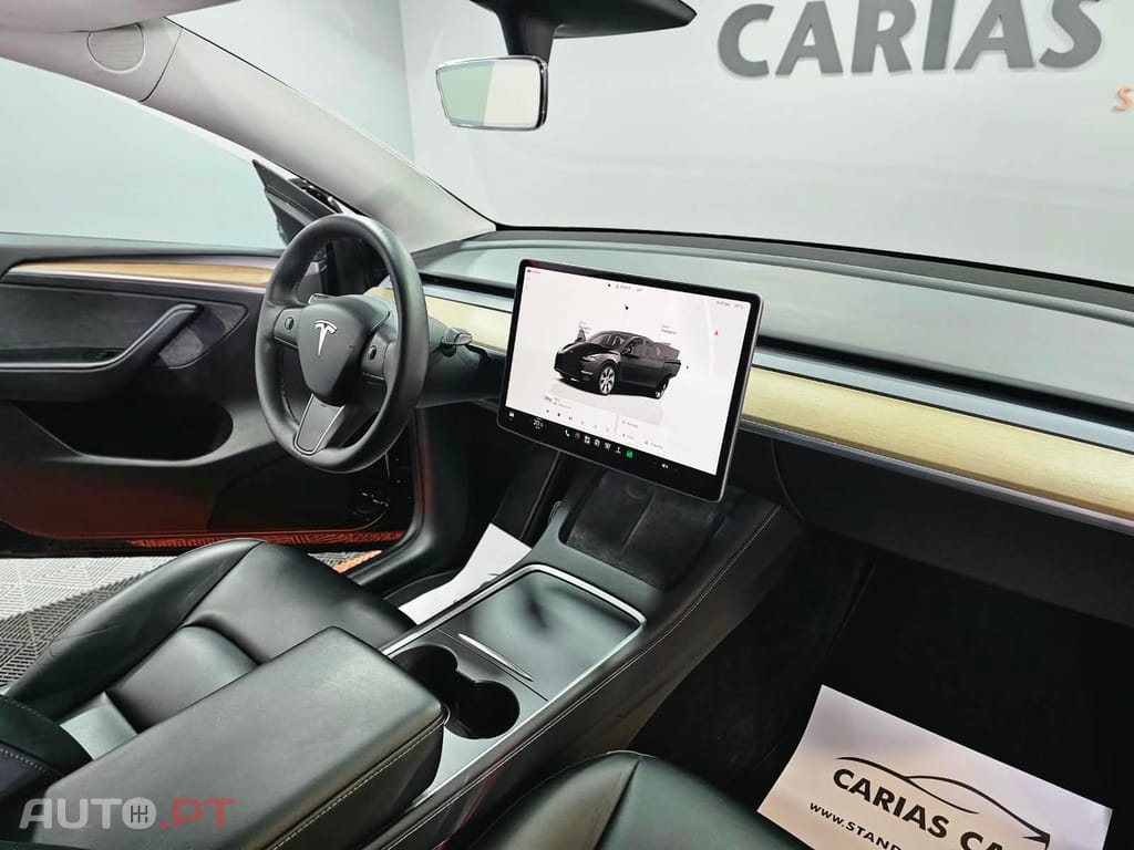 Tesla Model Y Standard Long Range RWD