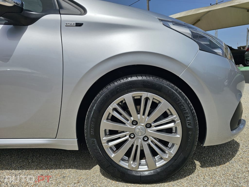 Peugeot 208 1.2 PureTech Style