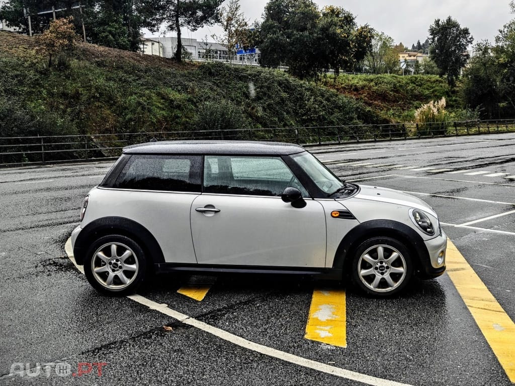MINI Cooper Cooper D