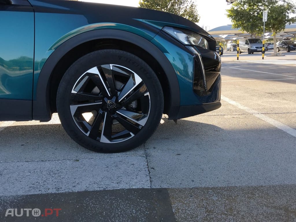 Peugeot 408 PureTech 130 EAT8 Allure Pack