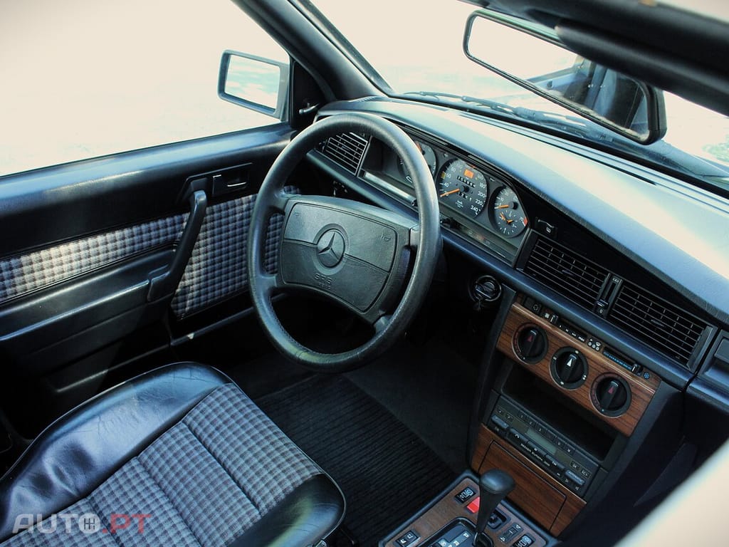 Mercedes-Benz 190 E 2.6
