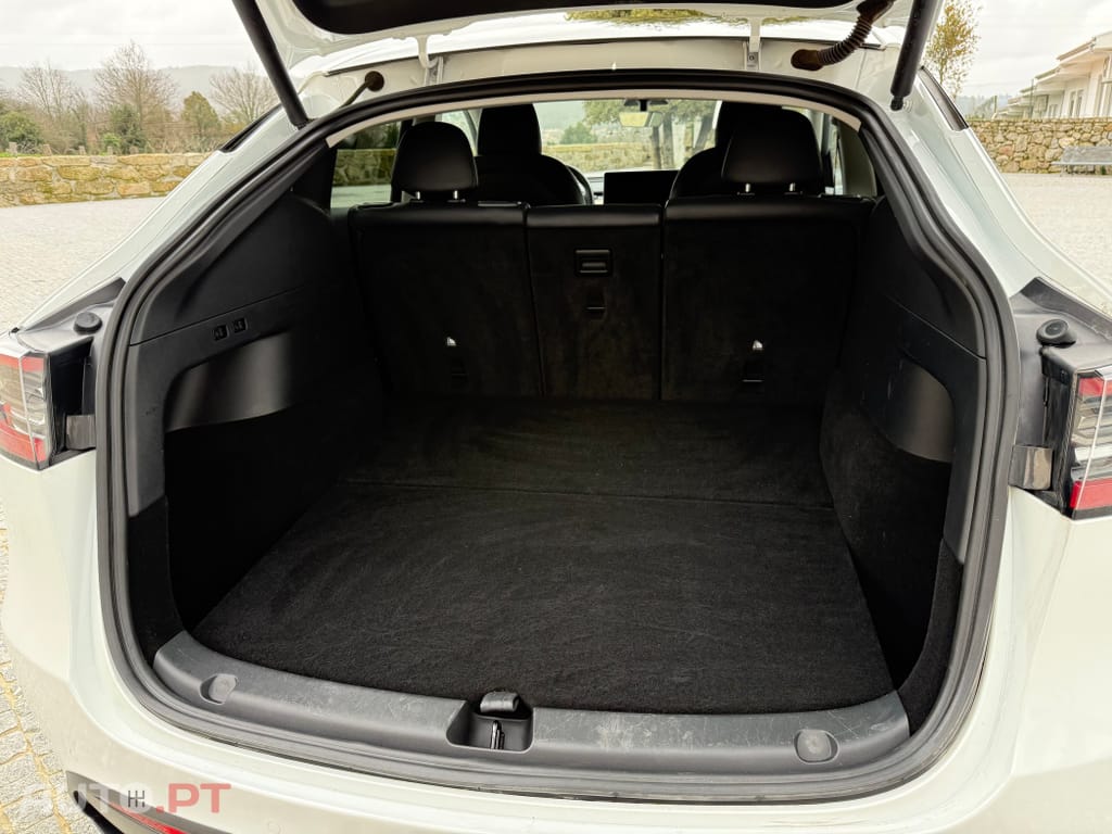 Tesla Model Y Long Range Dual Motor AWD