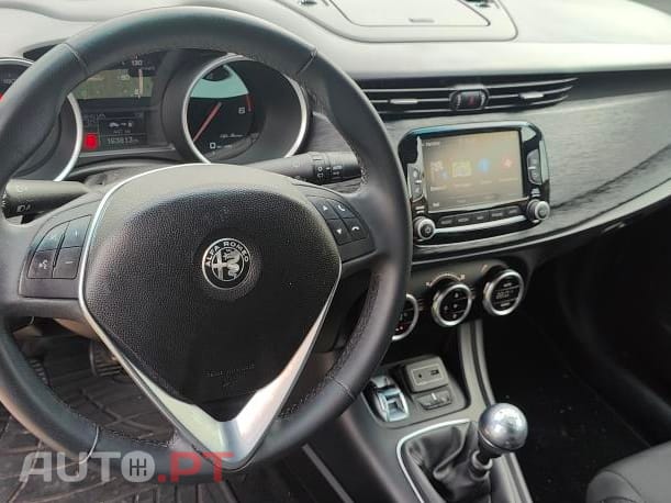Alfa Romeo Giulietta 1.6 JTDM-2 Sport 120cv / 185€ mês